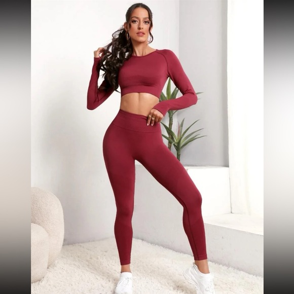 SHEIN Seamless Raglan Sleeve Sports Set // Size Medium (6) // Color: Burgundy - Picture 4 of 7